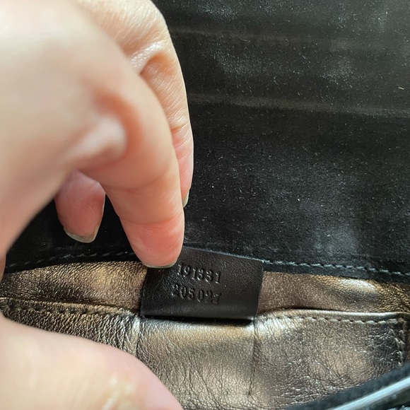 Small black Gucci clutch (authentic) - Patent Leather - Picture 3 of 8